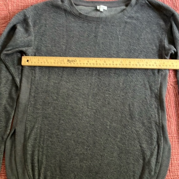 Kismet women’s XS soft Heather Gray Knit Top - Picture 3 of 15